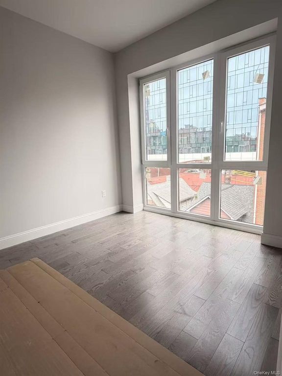 136-17 Carlton Place, Flushing, NY 11354 — photo 4