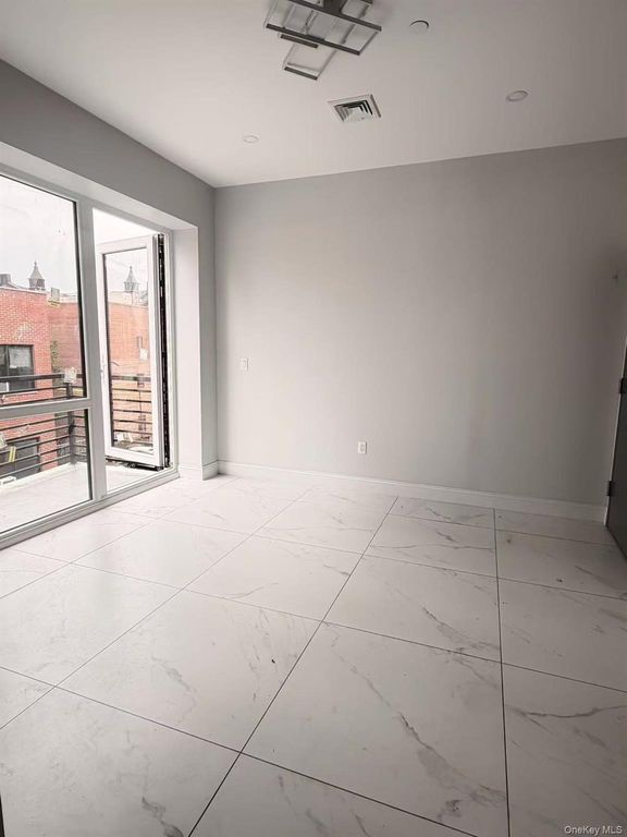 136-17 Carlton Place, Flushing, NY 11354 — photo 5