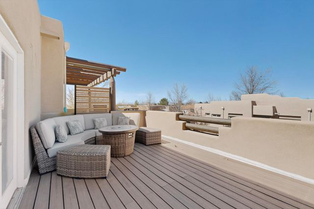 107 Johnson Mesa, Santa Fe, NM 87508