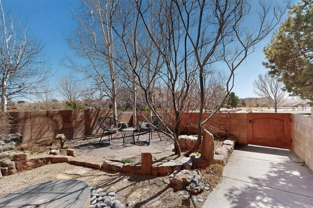 107 Johnson Mesa, Santa Fe, NM 87508