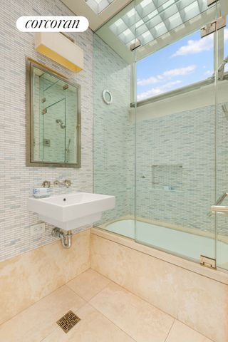 22 GRAMERCY Park S PH, New York City, NY 10003