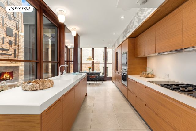 22 GRAMERCY Park S PH, New York City, NY 10003