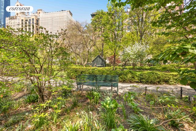 22 GRAMERCY Park S PH, New York City, NY 10003