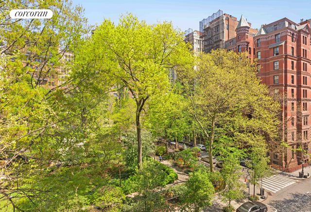 22 GRAMERCY Park S PH, New York City, NY 10003