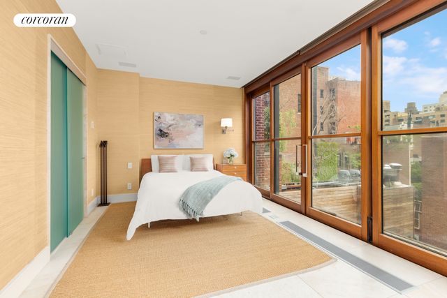 22 GRAMERCY Park S PH, New York City, NY 10003