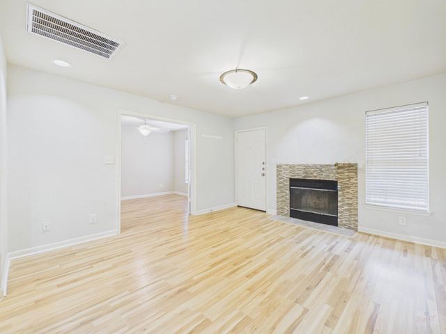 7685 Northcross DR 921, Austin, TX 78757