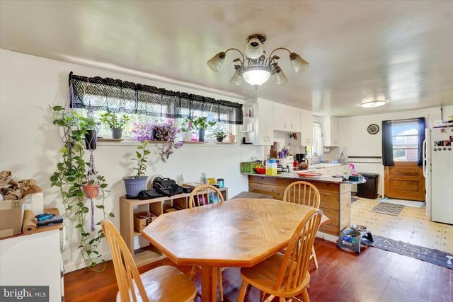 100 KNOLL LN, York, PA 17406