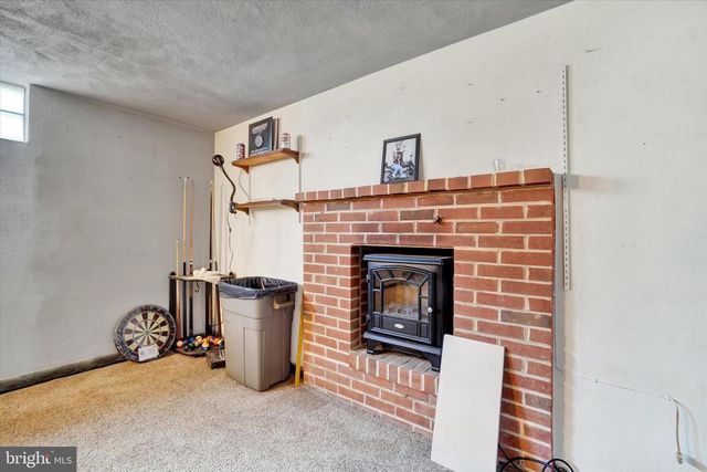 100 KNOLL LN, York, PA 17406