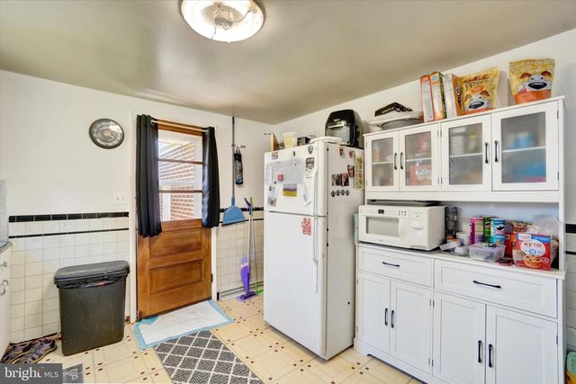 100 KNOLL LN, York, PA 17406