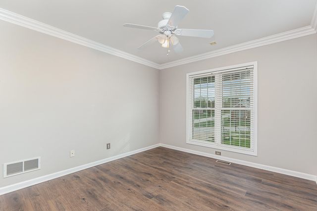 2600 Sunningdale Place E, La Grange, KY 40031
