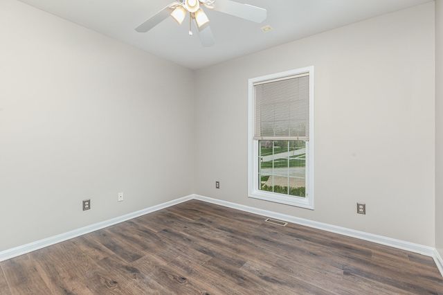 2600 Sunningdale Place E, La Grange, KY 40031