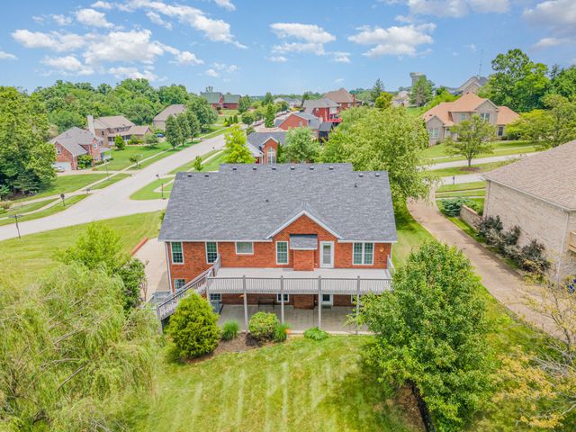 2600 Sunningdale Place E, La Grange, KY 40031