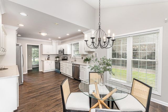 2600 Sunningdale Place E, La Grange, KY 40031