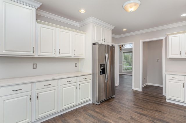 2600 Sunningdale Place E, La Grange, KY 40031