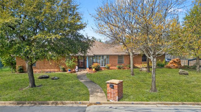 902 S Alamo Road, Rockwall, TX 75087