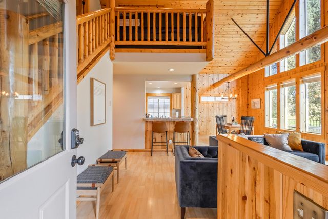 1885 Cinnamon Teal Drive, Redmond, OR 97756