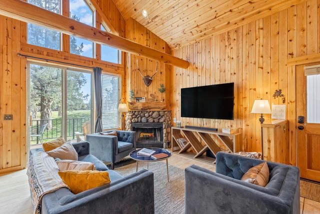 1885 Cinnamon Teal Drive, Redmond, OR 97756