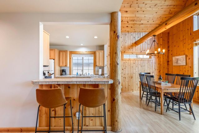 1885 Cinnamon Teal Drive, Redmond, OR 97756