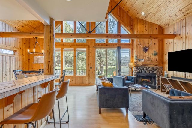 1885 Cinnamon Teal Drive, Redmond, OR 97756