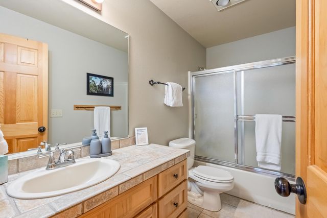 1885 Cinnamon Teal Drive, Redmond, OR 97756