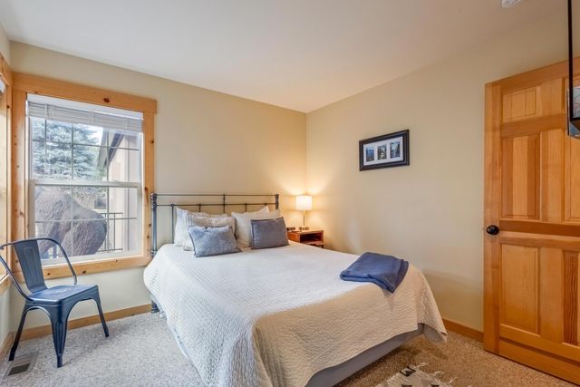 1885 Cinnamon Teal Drive, Redmond, OR 97756