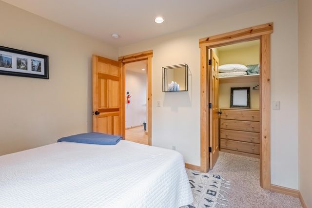 1885 Cinnamon Teal Drive, Redmond, OR 97756