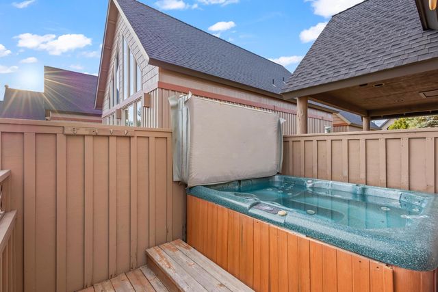 1885 Cinnamon Teal Drive, Redmond, OR 97756