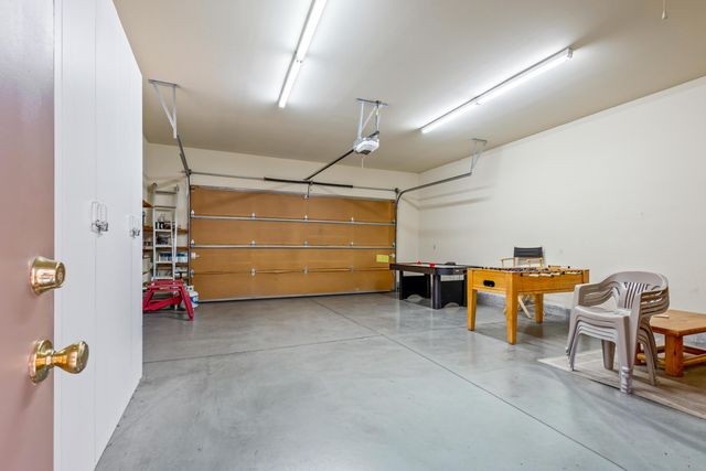 1885 Cinnamon Teal Drive, Redmond, OR 97756