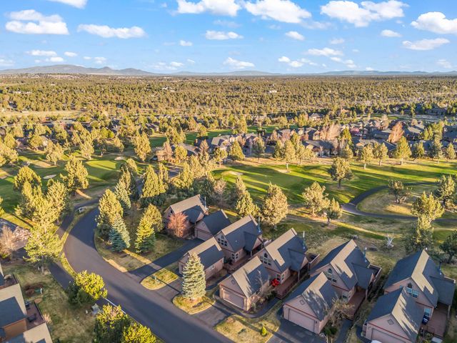 1885 Cinnamon Teal Drive, Redmond, OR 97756