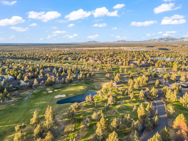 1885 Cinnamon Teal Drive, Redmond, OR 97756