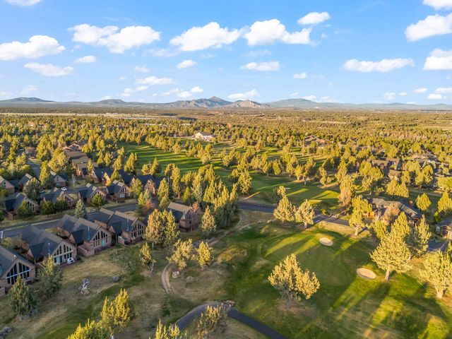 1885 Cinnamon Teal Drive, Redmond, OR 97756