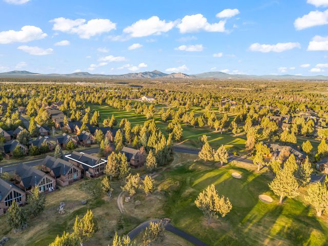 1885 Cinnamon Teal Drive, Redmond, OR 97756