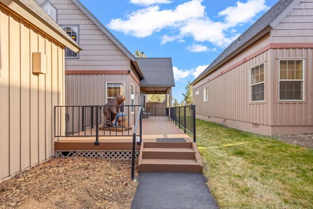 1885 Cinnamon Teal Drive, Redmond, OR 97756