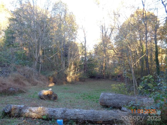 1412 Walt Arney Road, Lenoir, NC 28645