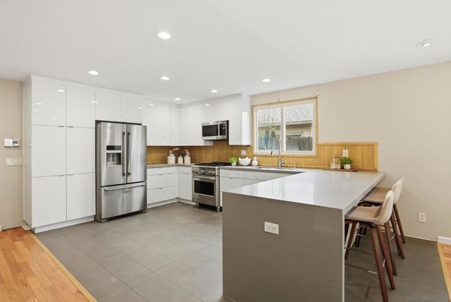 11390 Acrux, San Diego, CA 92126