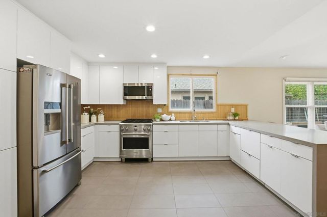 11390 Acrux, San Diego, CA 92126