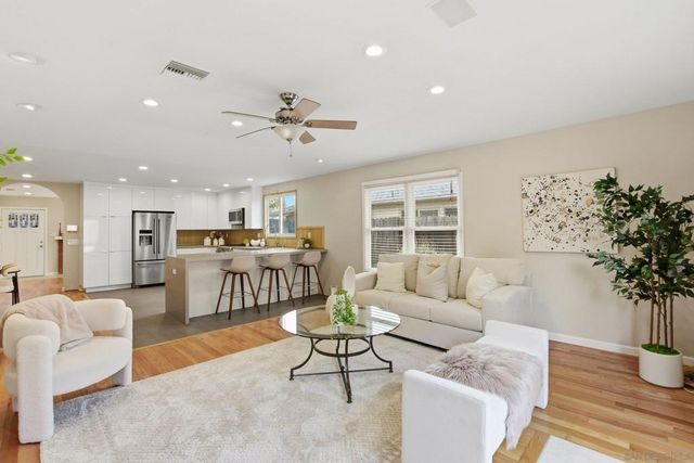 11390 Acrux, San Diego, CA 92126