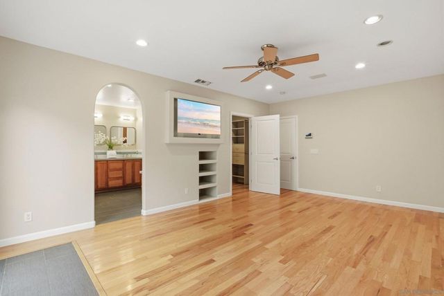 11390 Acrux, San Diego, CA 92126