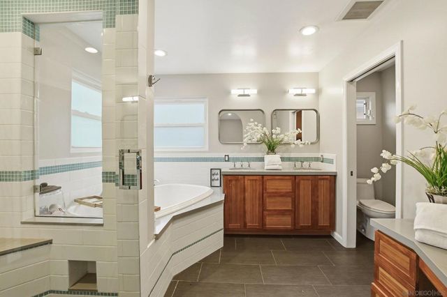 11390 Acrux, San Diego, CA 92126