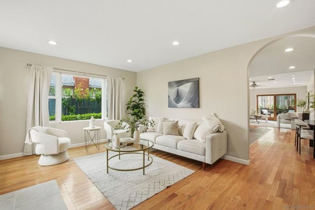 11390 Acrux, San Diego, CA 92126