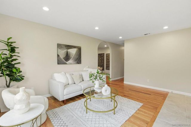 11390 Acrux, San Diego, CA 92126