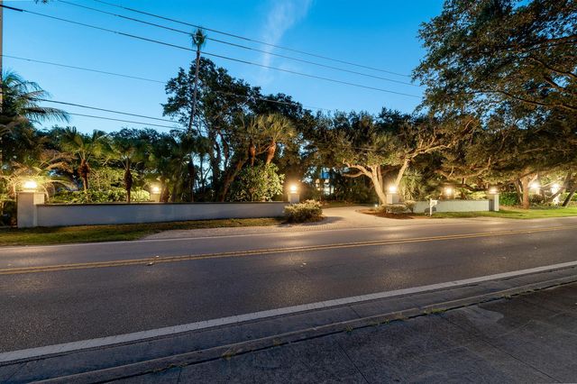 114 N SEWALLS POINT Road, Sewalls Point, FL 34996