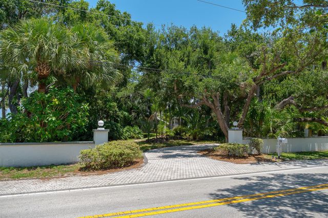 114 N SEWALLS POINT Road, Sewalls Point, FL 34996
