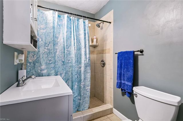 5444 Old Concord LN, Gloucester, VA 23061