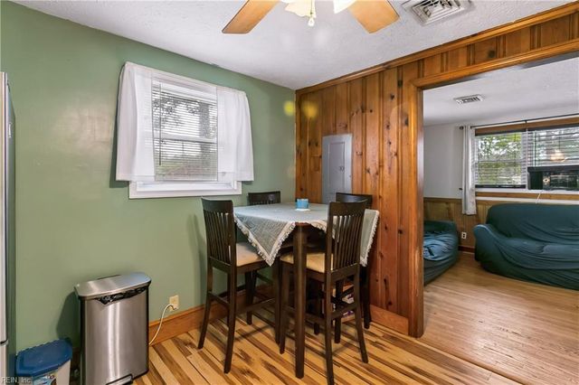 5444 Old Concord LN, Gloucester, VA 23061