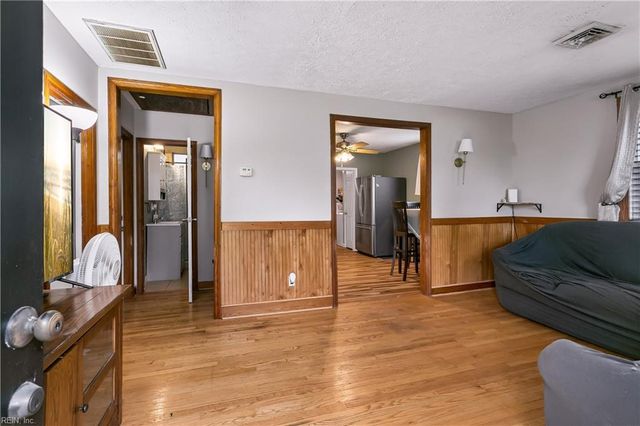 5444 Old Concord LN, Gloucester, VA 23061
