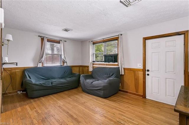5444 Old Concord LN, Gloucester, VA 23061