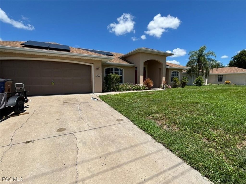 1203 Ermine ST E, Lehigh Acres, FL 33974