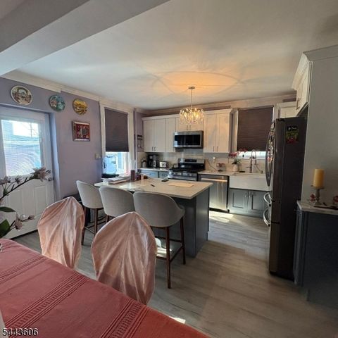 9 Emerson Ave, Jersey City, NJ 07306