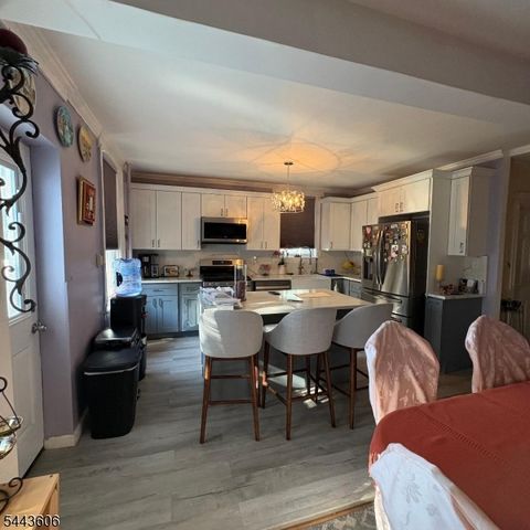 9 Emerson Ave, Jersey City, NJ 07306